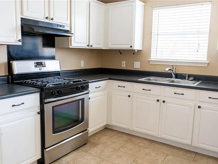 1608 Diana Dr — Photo 31