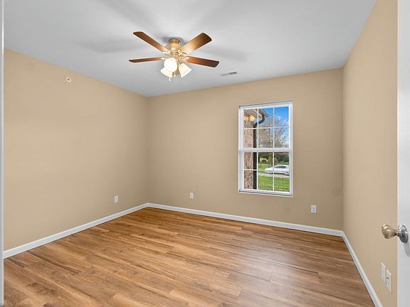 5th image of 1653 W Independence St #105
