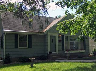 1841 Alta Vista Dr, Roseville, MN 55113