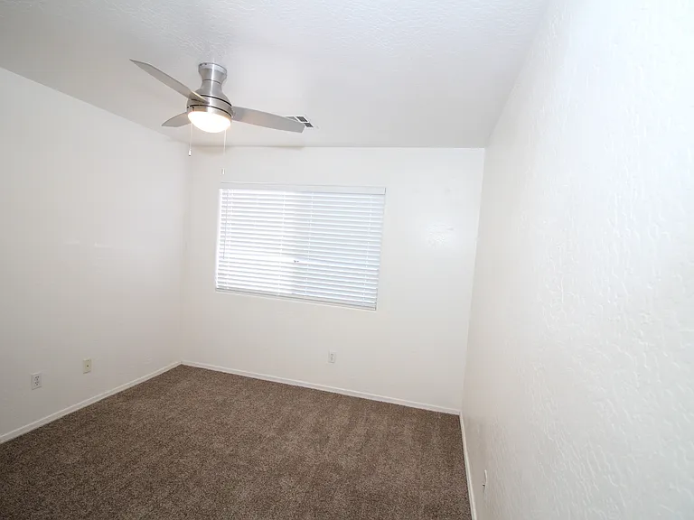 7124 N 77th Dr — Photo 19