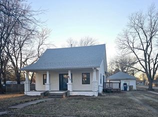 825 N Linden St, Belle Plaine, KS 67013