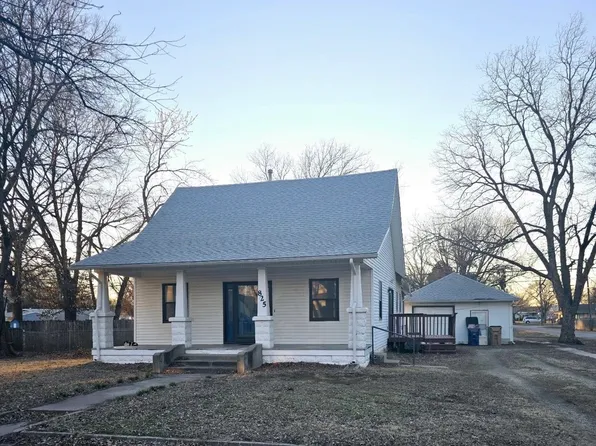 825 N Linden St, Belle Plaine, KS 67013