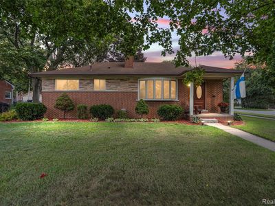 9912 Deering St, Livonia, MI, 48150