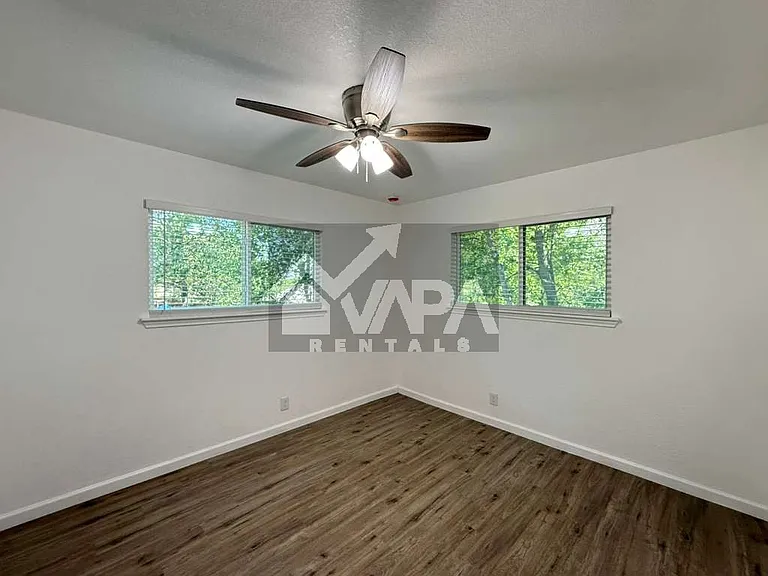 8827 Slumber Ln — Photo 10