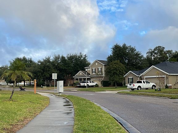 5th image of 136 Alexandria Cir