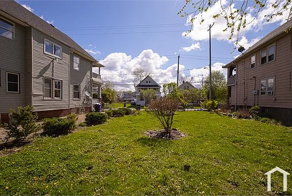 3 bed, 1025 sqft, $1,195 — Photo 2