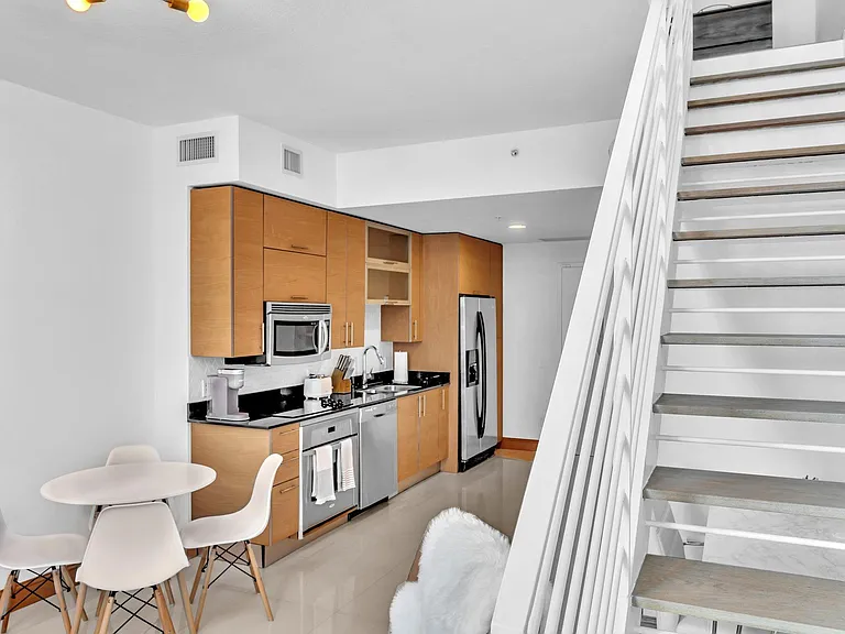 60 SW 13th St #1810 — Photo 7