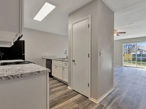 1402 N Boxley Ave, Fayetteville, AR 72704