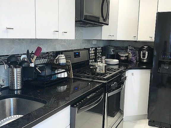 4th image of 10530 66th Ave APT 4F