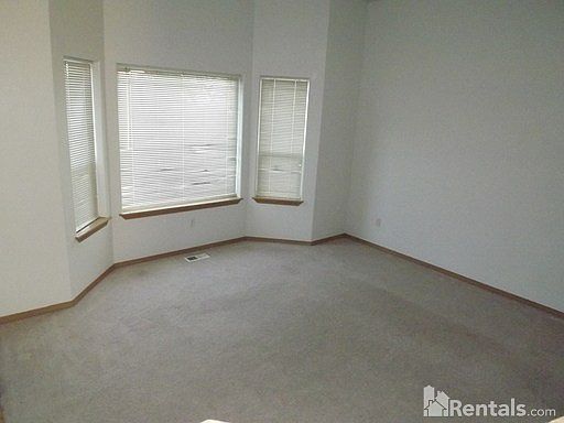 5th image of 8709 198th St E