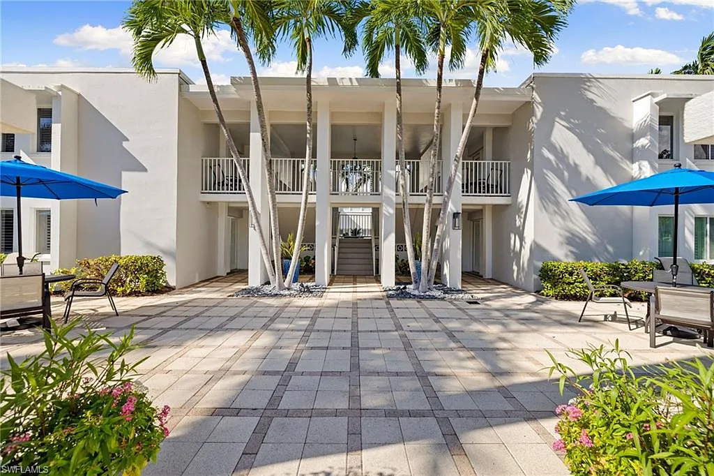 2 bed, 2.0 bath, 732 sqft, $14,000 — Photo 2