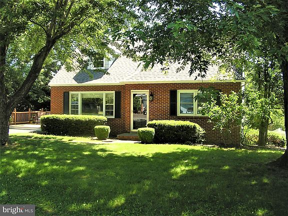 2nd image of 108 Donna Cir