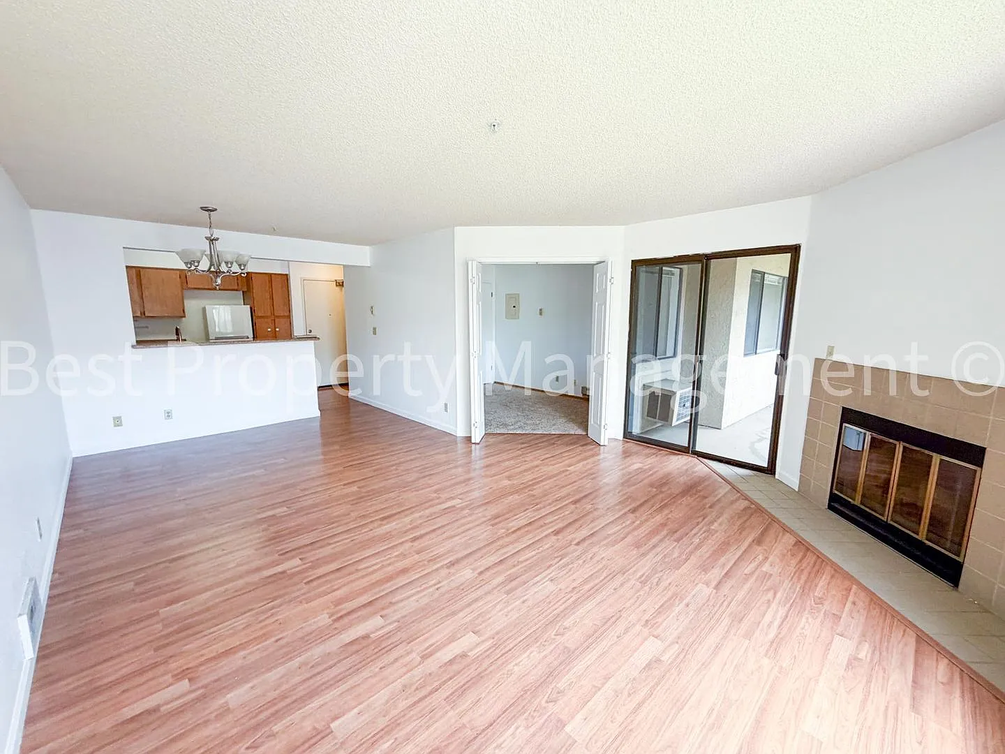 Perfect Shape Adobe Hills condo next to Fremont Bart. — Photo 3