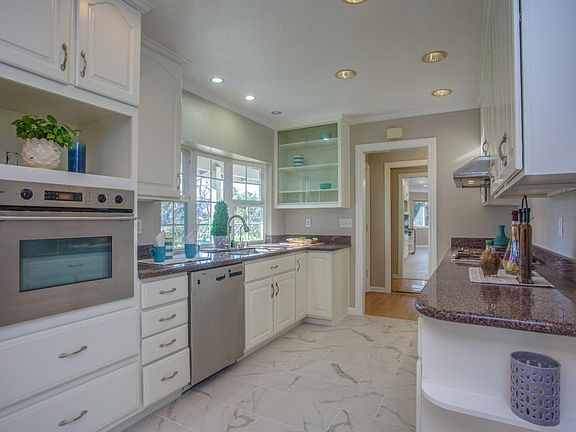 4th image of 16221 Roseleaf Ln