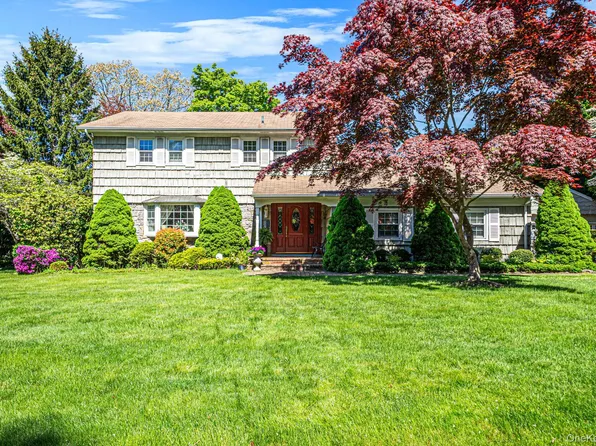 2 Rainbow Lane, East Moriches, NY 11940