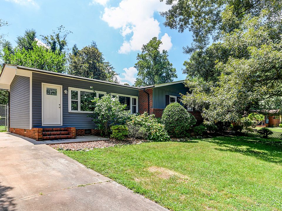 1st image of 1320 Forest Park Dr