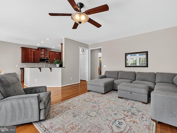 5th image of 7996 Almeda Ct