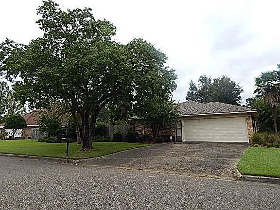 2nd image of 1115 Juniper Dr