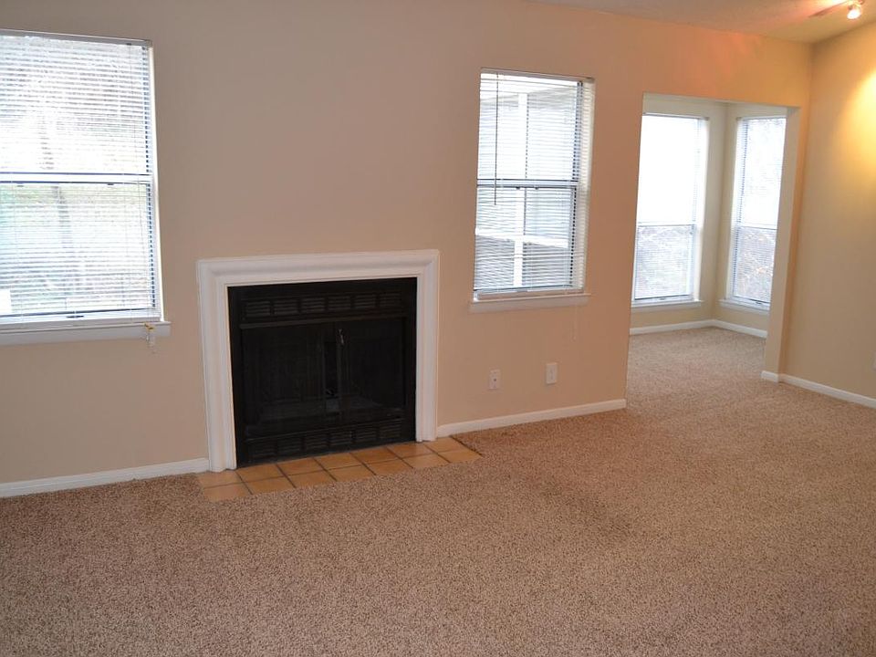 1st image of 2107 Club Pkwy