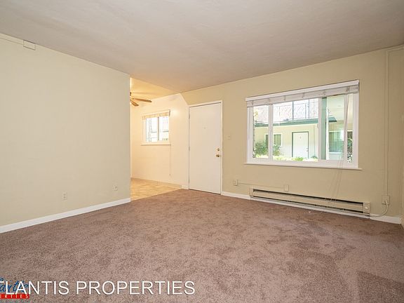 4th image of 420 S 3rd St APT 05