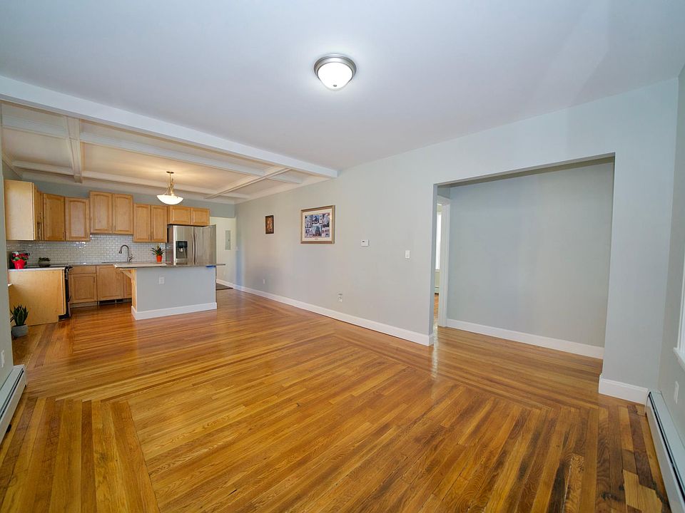 49 Earle St, Hartford, CT 06120 Zillow