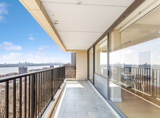 3 Horizon Rd #6, Fort Lee, NJ 07024