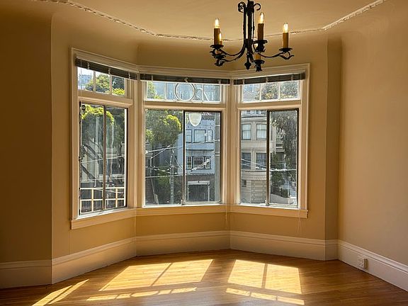 5th image of 2825 Van Ness Ave APT 4