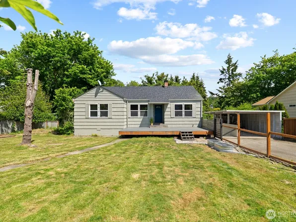 307 4th Street, Steilacoom, WA 98388