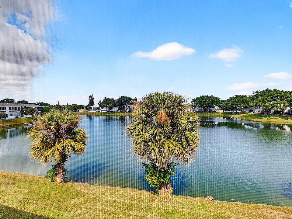 1st image of 209 Somerset K