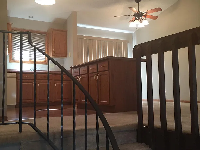 2815 Drake St — Photo 15