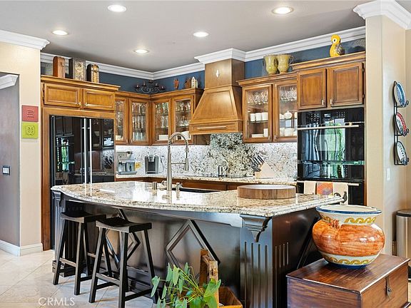3rd image of 32 Mossdale Ct