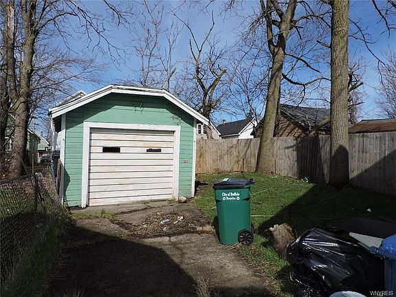 3rd image of 202 Stevens Ave