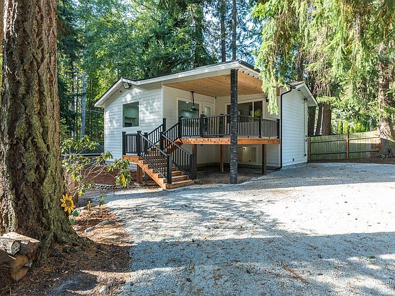 2nd image of 2812 Huckleberry Lane