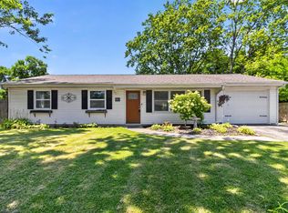 760 Acadia Rd, Valparaiso, IN 46385
