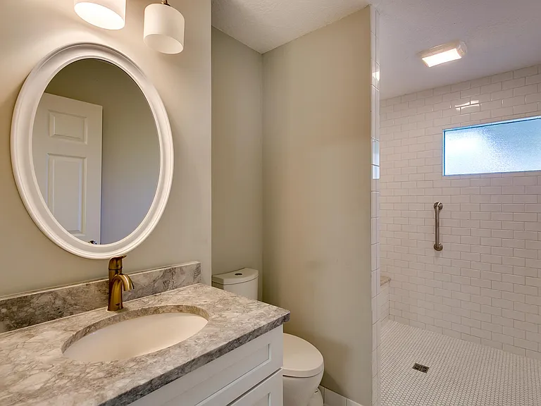 2nd Bathroom