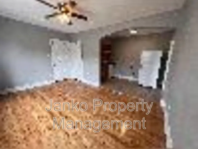 9453 S Loomis St #307 — Photo 3