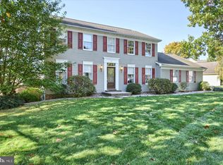 9 Ashley Ct, Boiling Springs, PA 17007