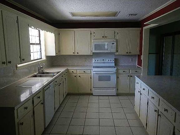 4th image of 4400 Parkridge Dr