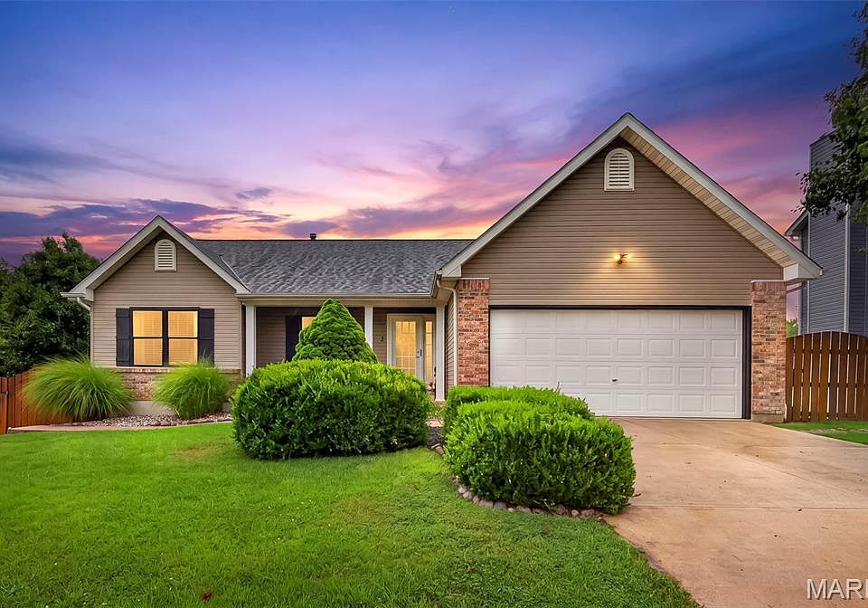 1st image of 2 Moonstone Ct