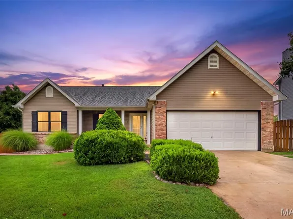 2 Moonstone Ct, O'Fallon, MO 63366