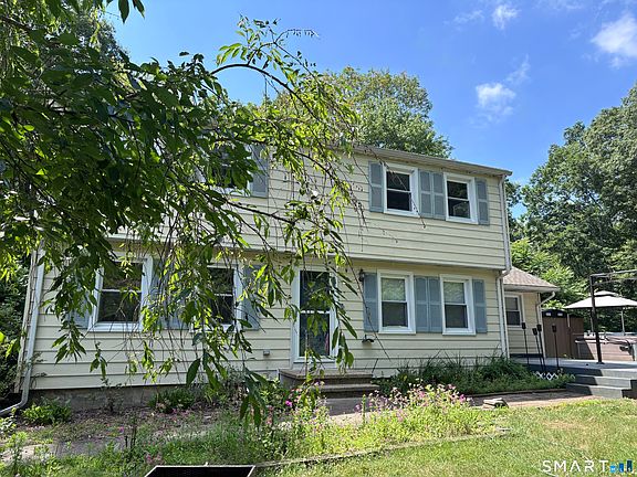 2nd image of 58 Roxbury Road