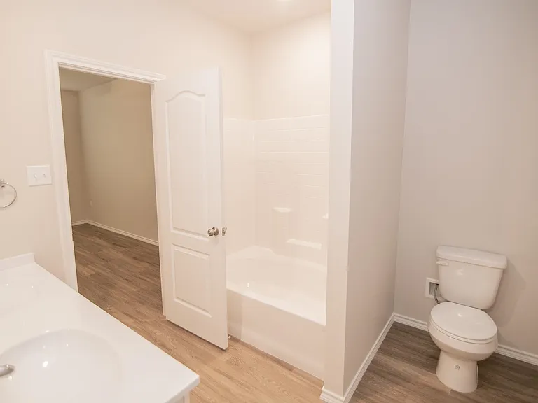100 Mia Ln — Photo 11