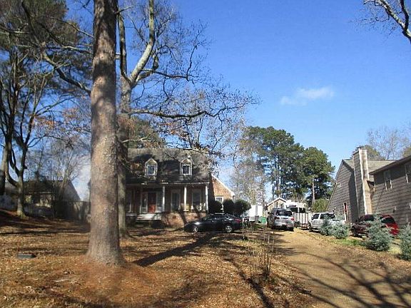 2nd image of 213 Longwood Dr