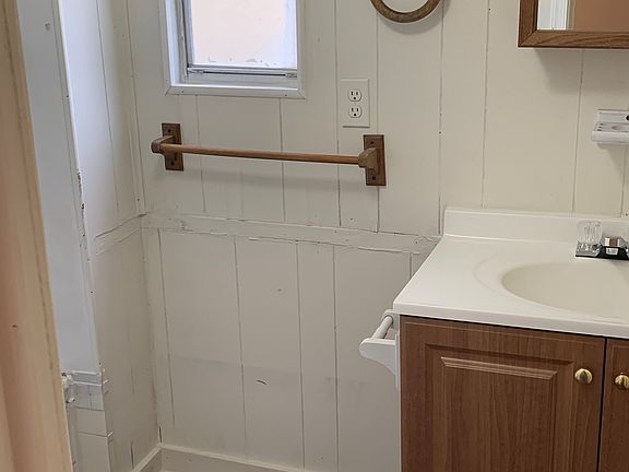 4th image of 8451 Old Kings Rd