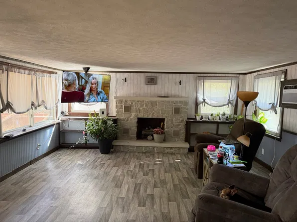 5615 E Private Road 680 N, Butlerville, IN 47223