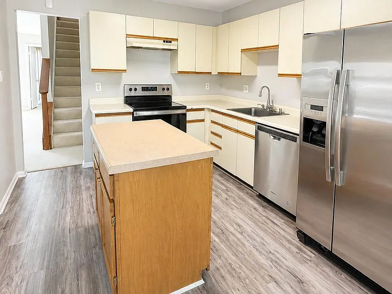 982 Yachtsman Way — Photo 9