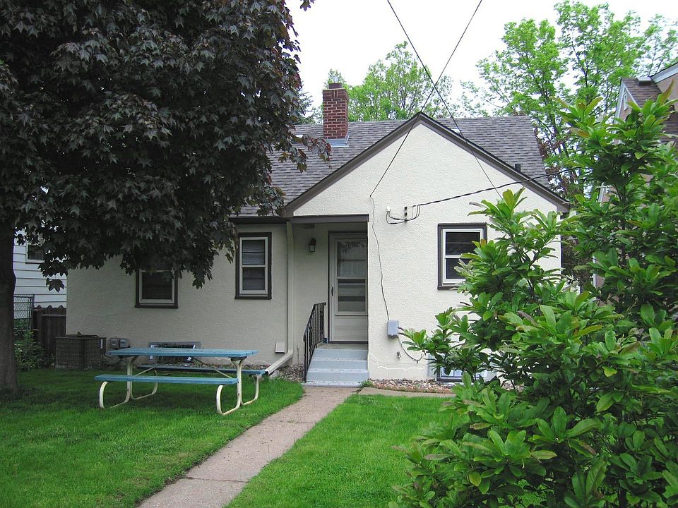 2nd image of 962 Hawthorne Ave E