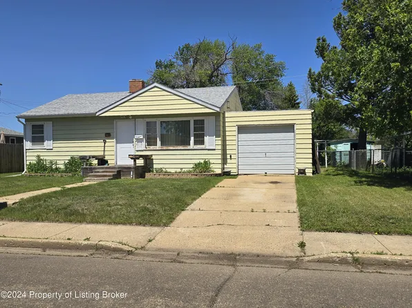 1418 2nd St S, Dickinson, ND 58601