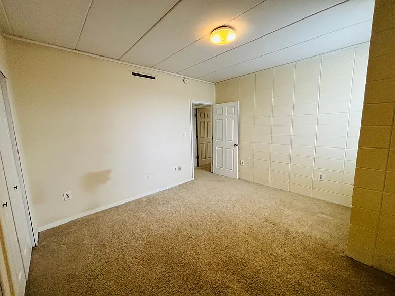 904 Brightwood Manor Dr #4 — Photo 4