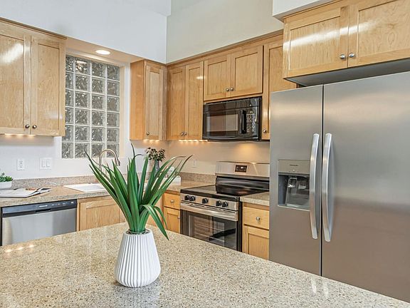 4th image of 800 N 8th St Unit 313